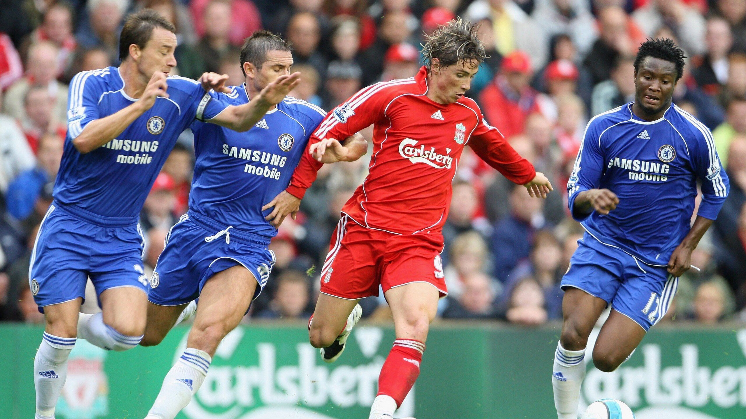 开云官网在线-球迷热议:赛季最震撼的20个瞬间!